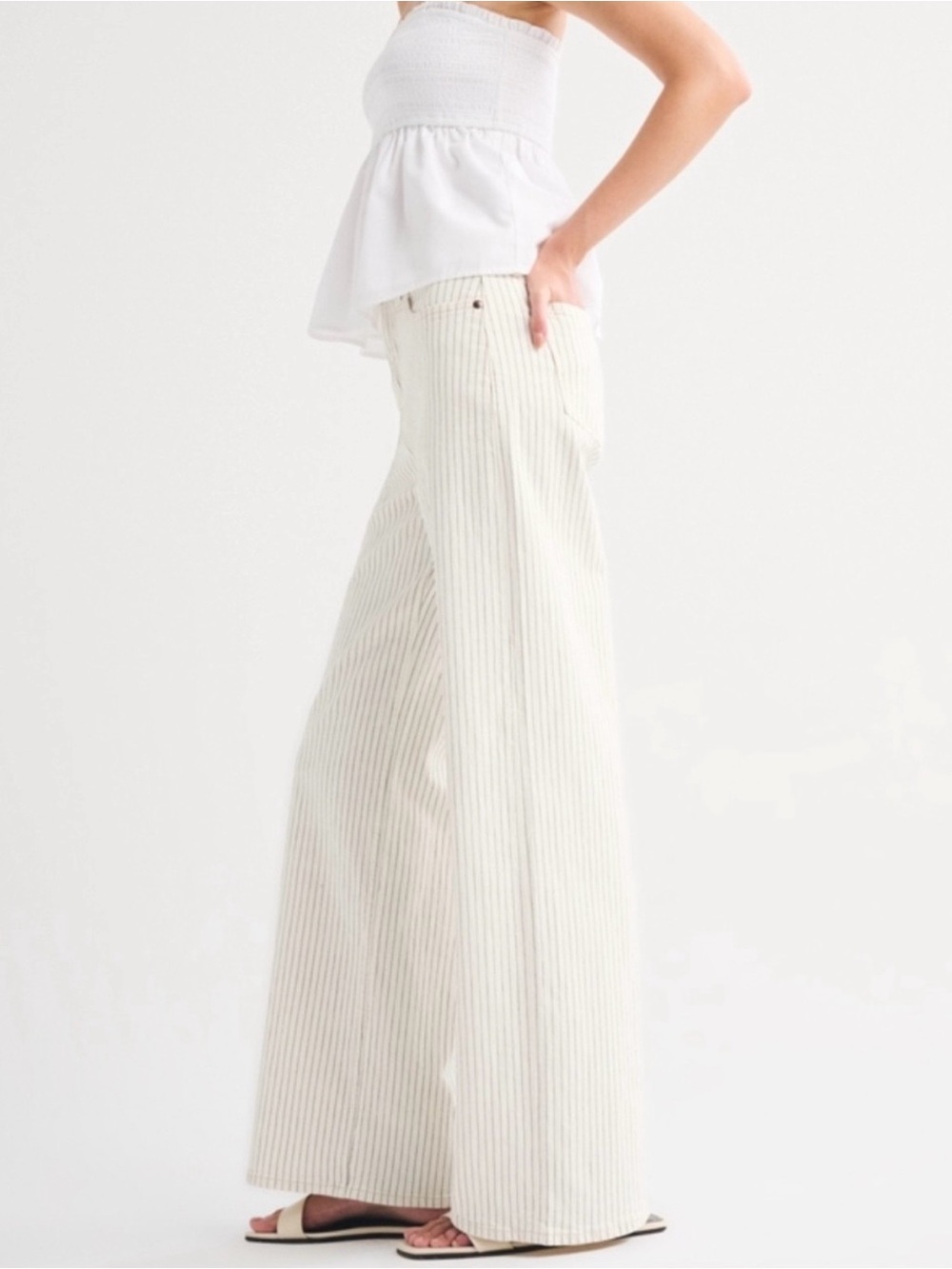 Abercrombie & Fitch Cream and Blue Pinstripe